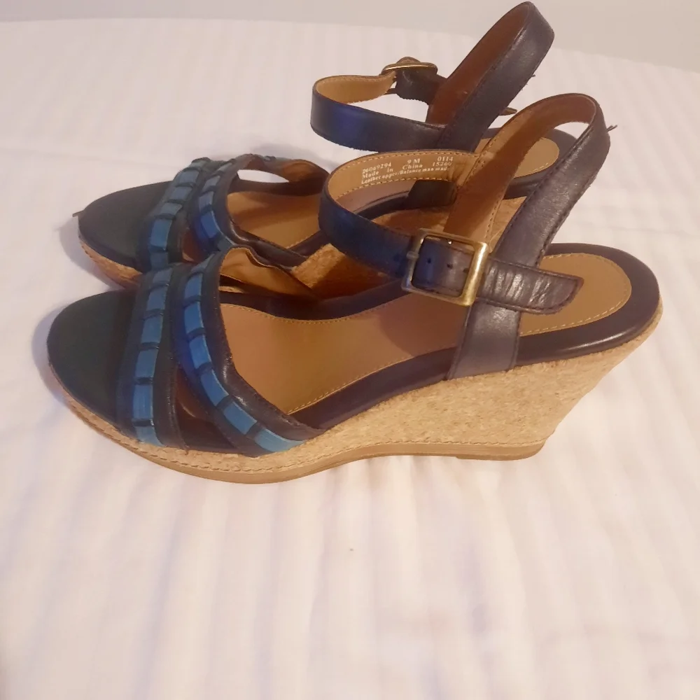 Clarks Cork wedge sandals Size 9